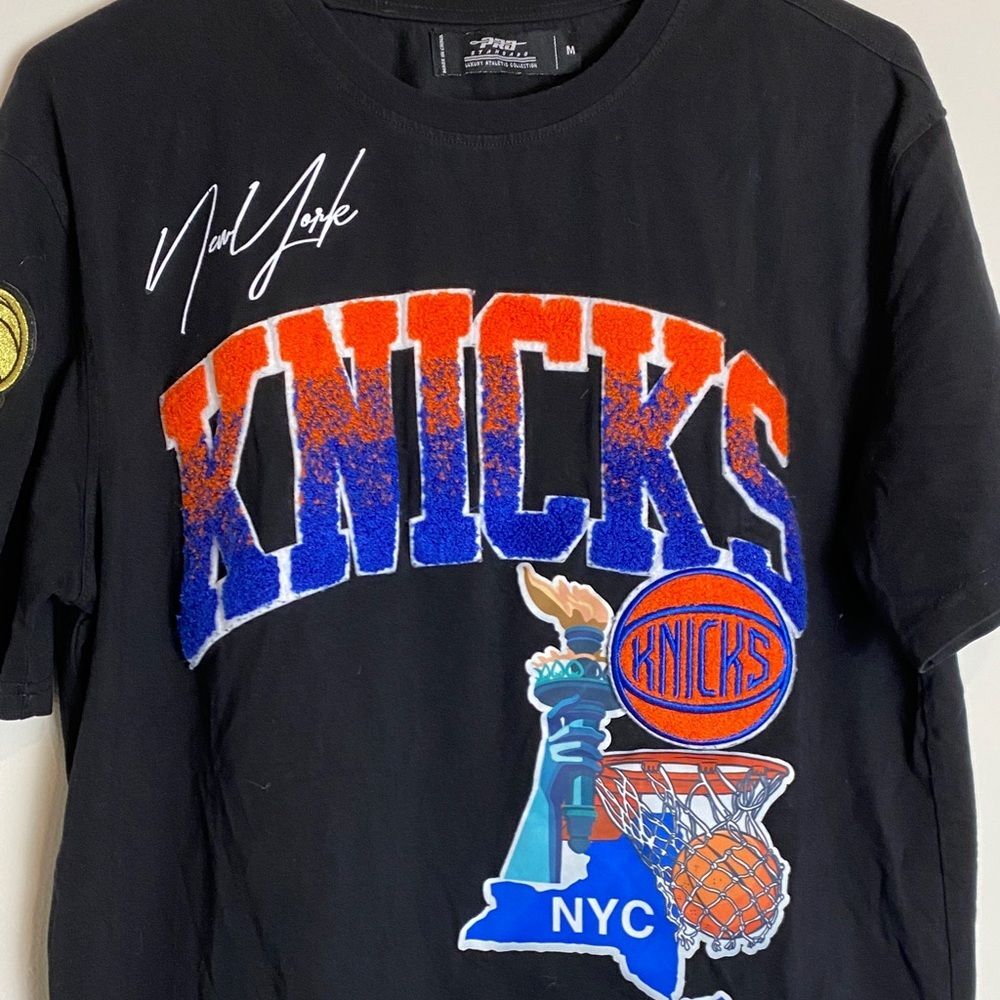 Pro Standard New York Knicks Tee Chenille Patch T‑Shirt Luxury collection - Picture 2 of 7